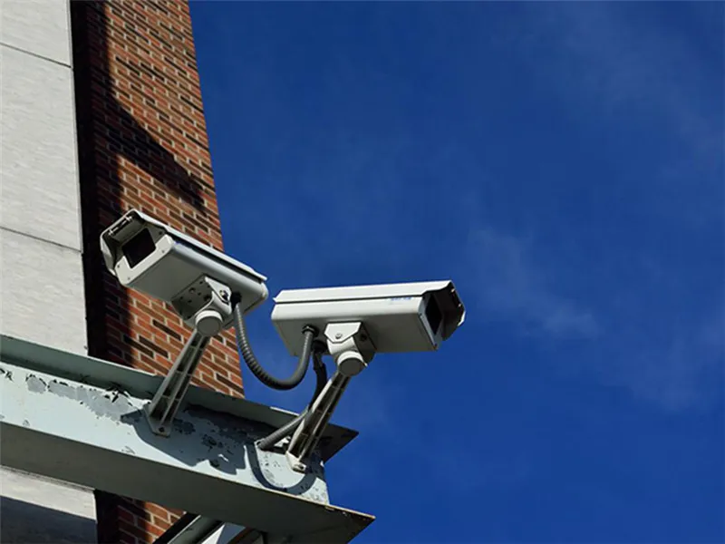 Hogyan látja el a PoE injektor áramellátást és hálózatot a kamerák számára