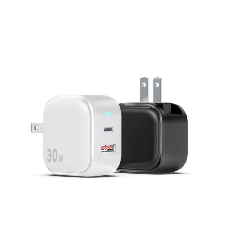 30 WPD gyorstöltő USB-A és USB-C csatlakozással