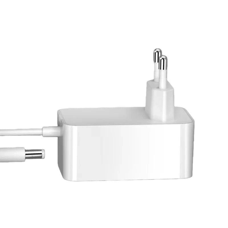 36W 12V 3A falra szerelhető EU dugós hálózati adapter